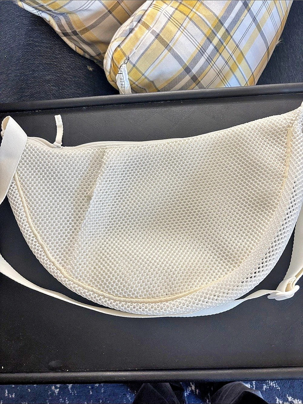 Uniqlo Crossbody / Shoulder Bag (Mesh) White
